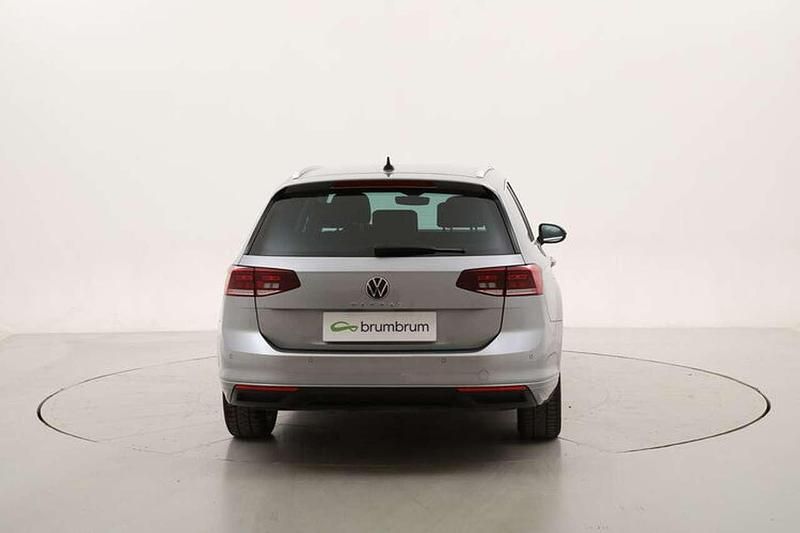 Usata VW Passat Business 150 CV (110 kW) 2022 Argento Station wagon
