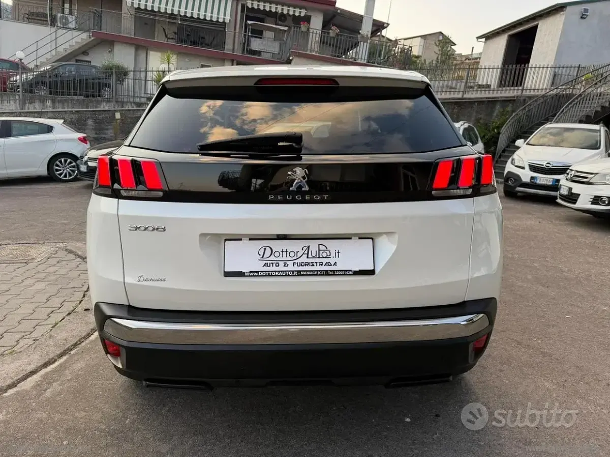 Usata Peugeot 3008 Allure 131 CV (96 kW) 2022 Bianco SUV