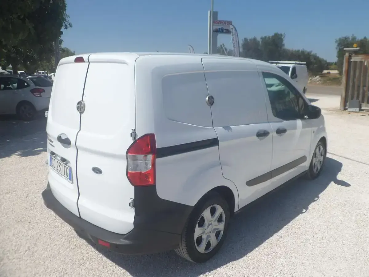 Usata Ford Transit Courier 75 CV (55 kW) 2021 Bianco Furgone