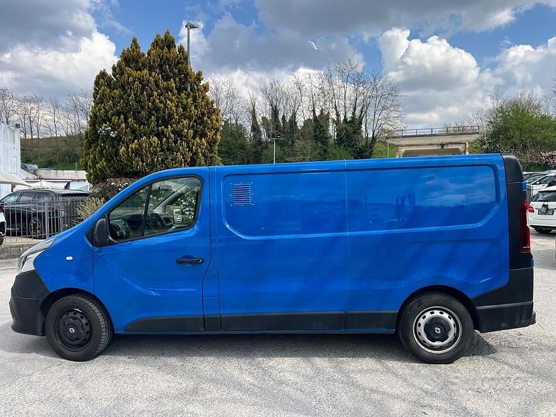 Usata Renault Trafic 121 CV (88 kW) 2019 Blu Monovolume