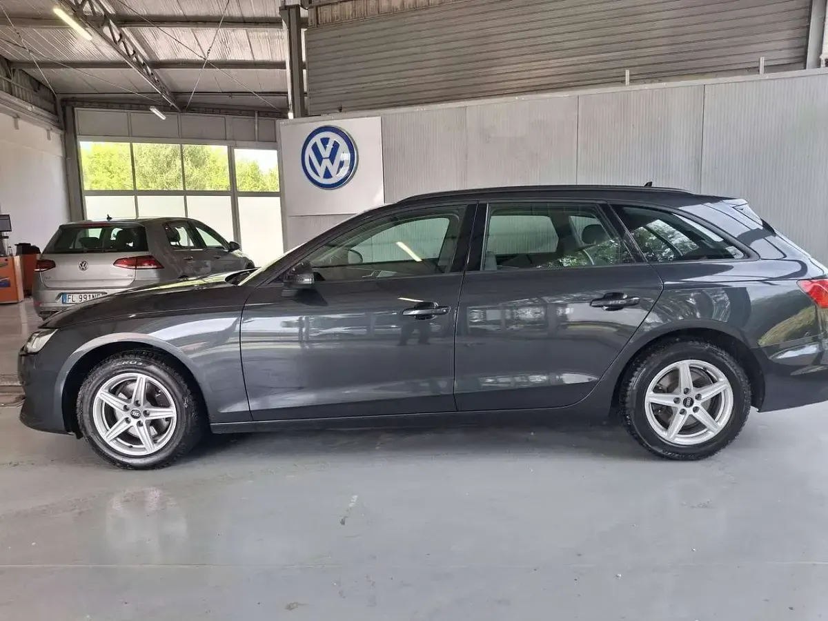Usado Audi A4 Advanced Plus 163 CV (119 kW) 2022 Gris Familiar