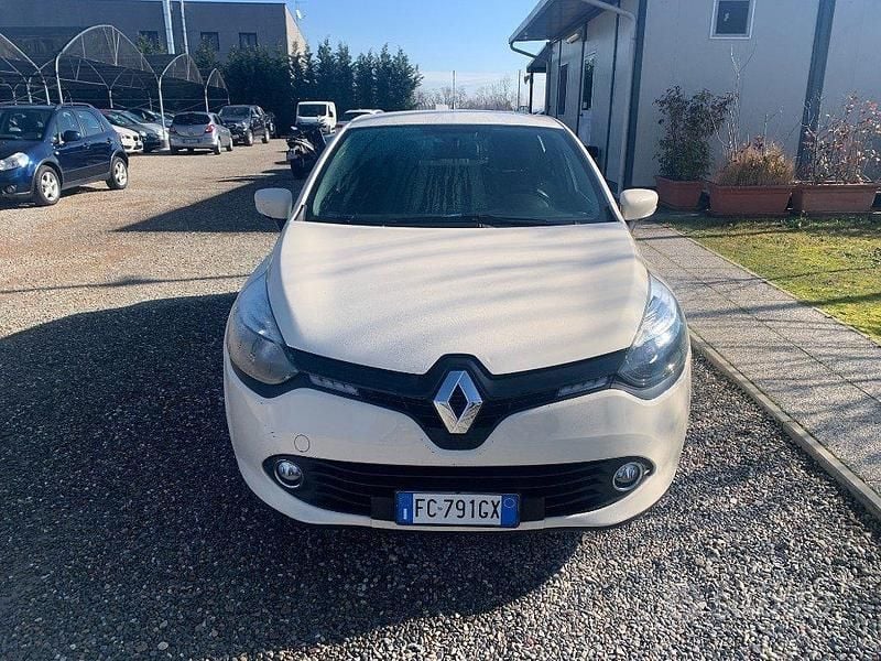 Usata Renault Clio IV Zen 75 CV (55 kW) 2016 Beige Berlina