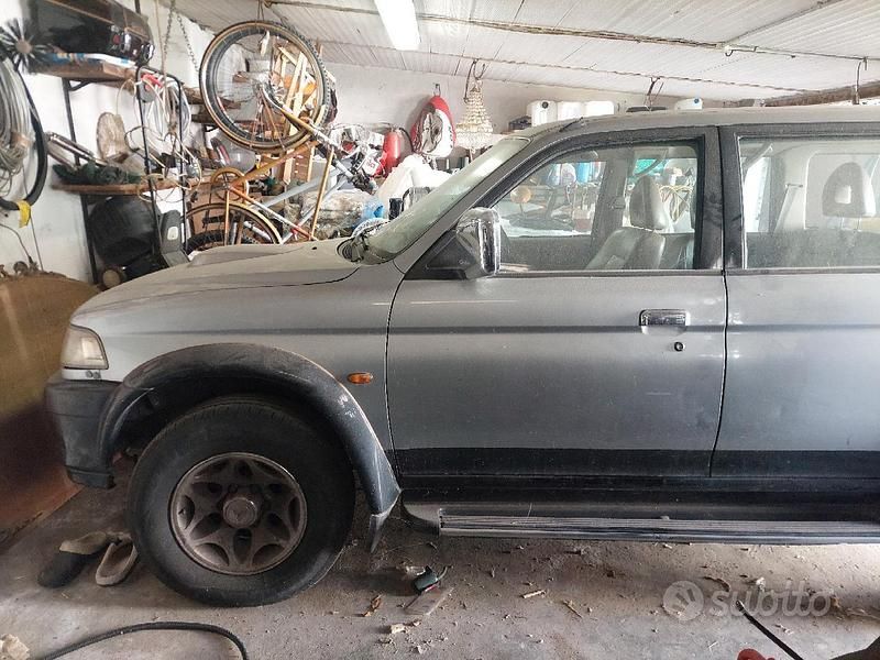 Usata Mitsubishi Pajero Sport 1998 Grigio SUV