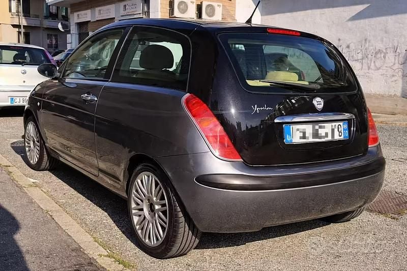 Usata Lancia Ypsilon 2004 Grigio Utilitaria