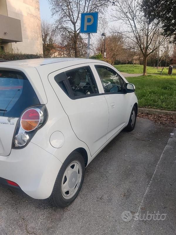 Usata Chevrolet Spark LS 68 CV (50 kW) 2012 Bianco Utilitaria