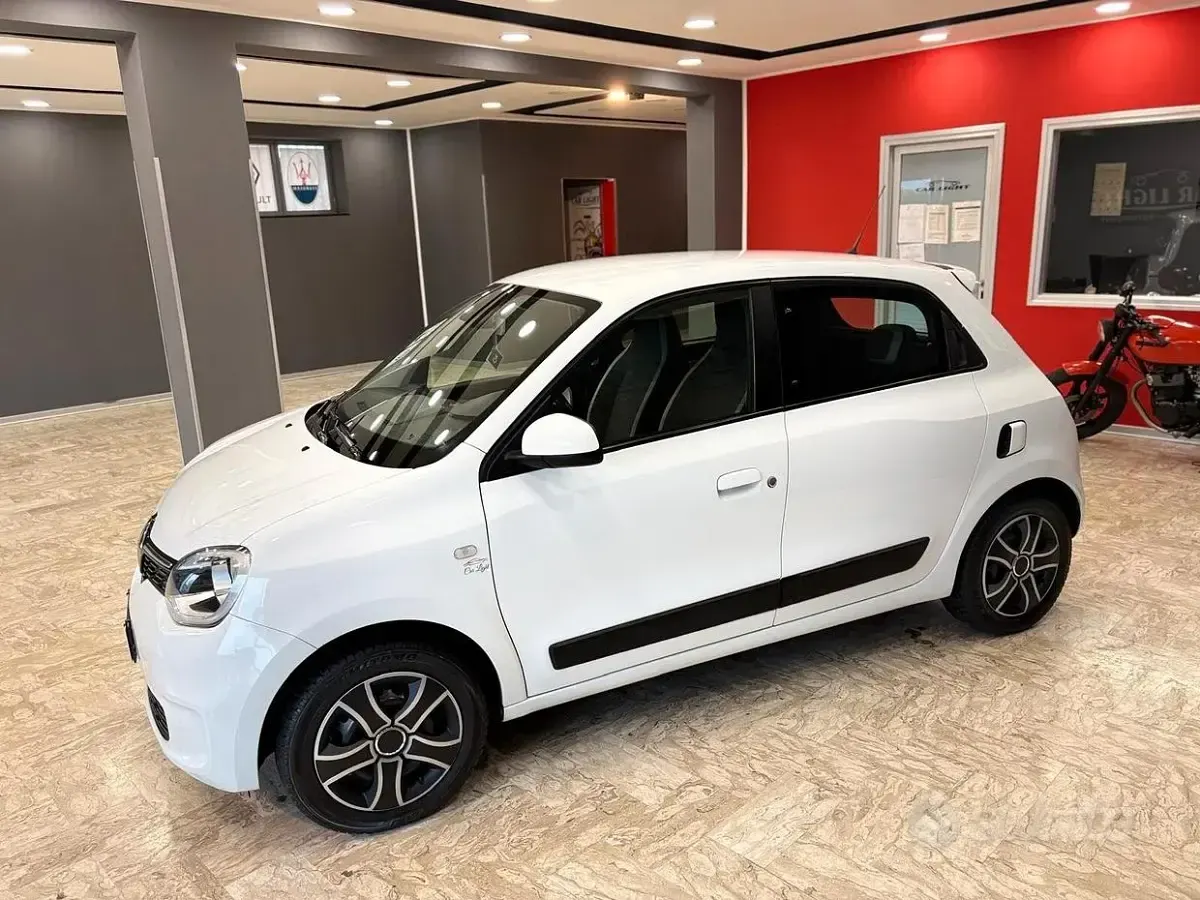 Begagnad Renault Twingo Intens 65 HK (47 kW) 2021 Vit Halvkombi
