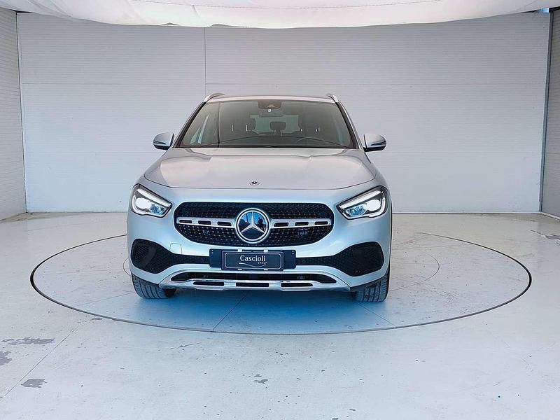 Usata Mercedes GLA200 150 CV (110 kW) 2023 Argento hightech SUV