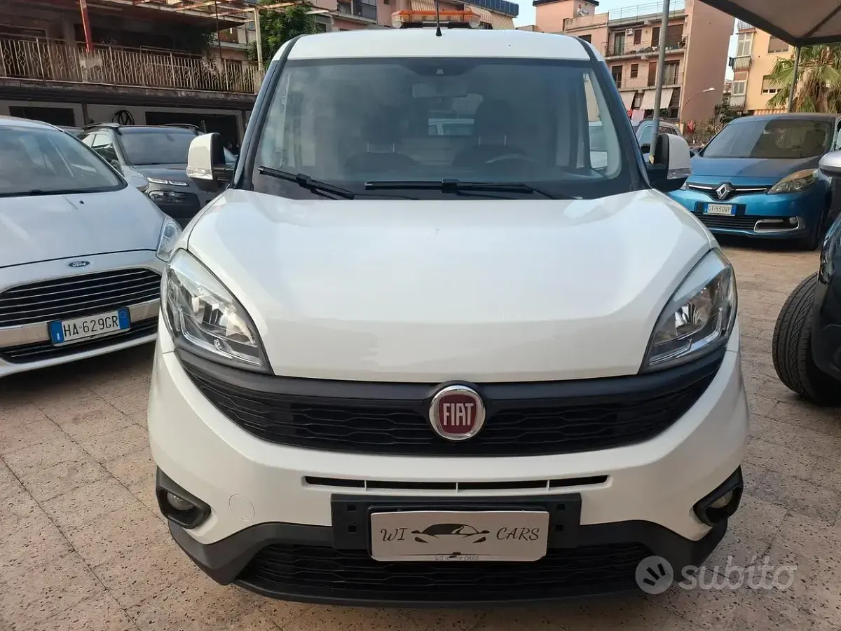 Usata Fiat Doblò 90 CV (66 kW) 2016 Bianco Monovolume