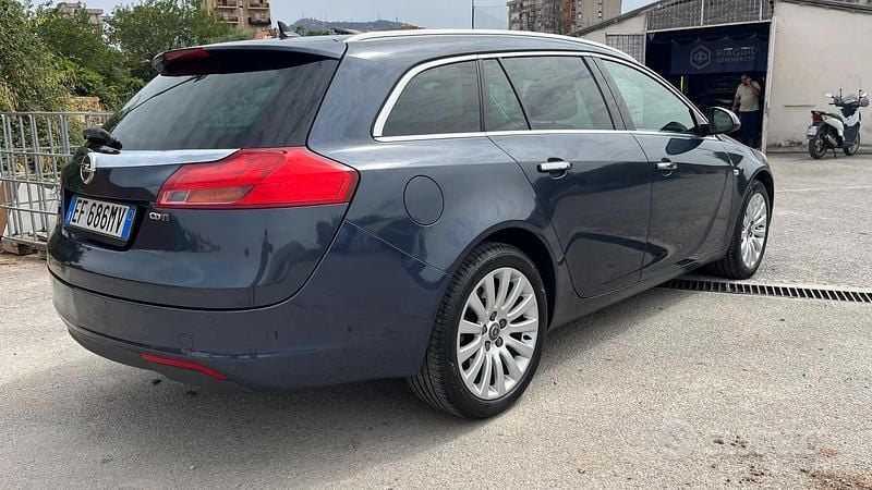 Usata Opel Insignia Cosmo 160 CV (117 kW) 2011 Blu Station wagon