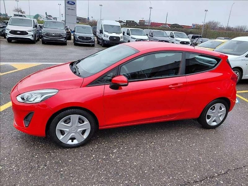 Rosso Usata 2017 Ford Fiesta Tre volumi | 8800 € (Buon prezzo) - Immagine 1/4
