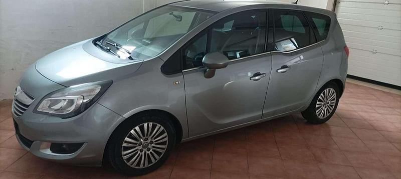 Grigio Usata 2014 Opel Meriva Cosmo Monovolume | 6450 € (Buon prezzo) - Immagine 1/4