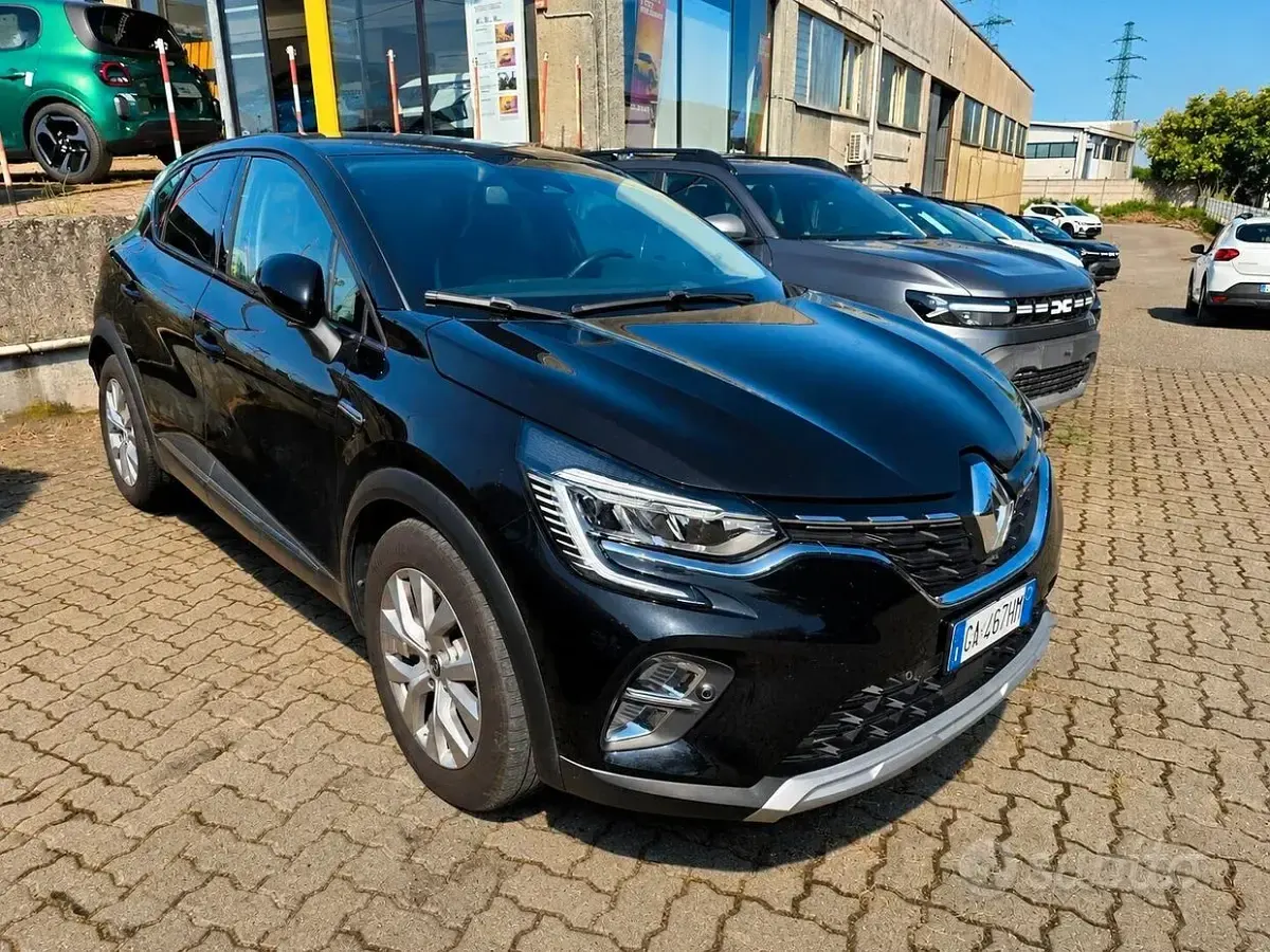 Usata Renault Captur 116 CV (85 kW) 2021 Rosso SUV