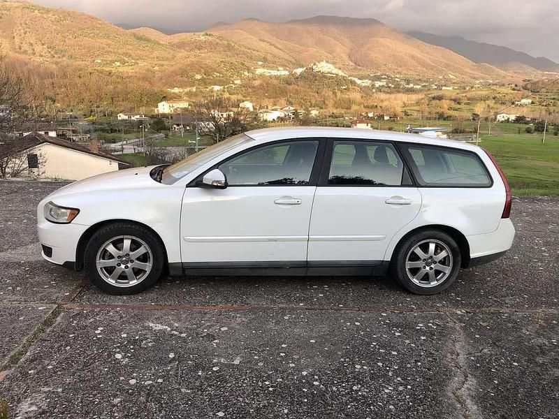 Usata Volvo V50 109 CV (80 kW) 2010 Bianco Station wagon