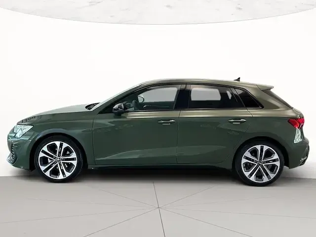 Usata Audi A3 S-Line 150 CV (110 kW) 2025 Verde distretto metallizzato Berlina