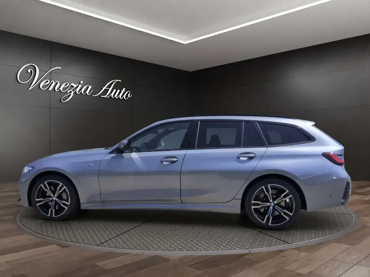 Usata BMW 330 M Sport 245 CV (180 kW) 2025 Grigio Station wagon
