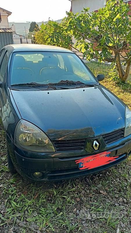 Usata Renault Clio II 65 CV (47 kW) 2004 Utilitaria
