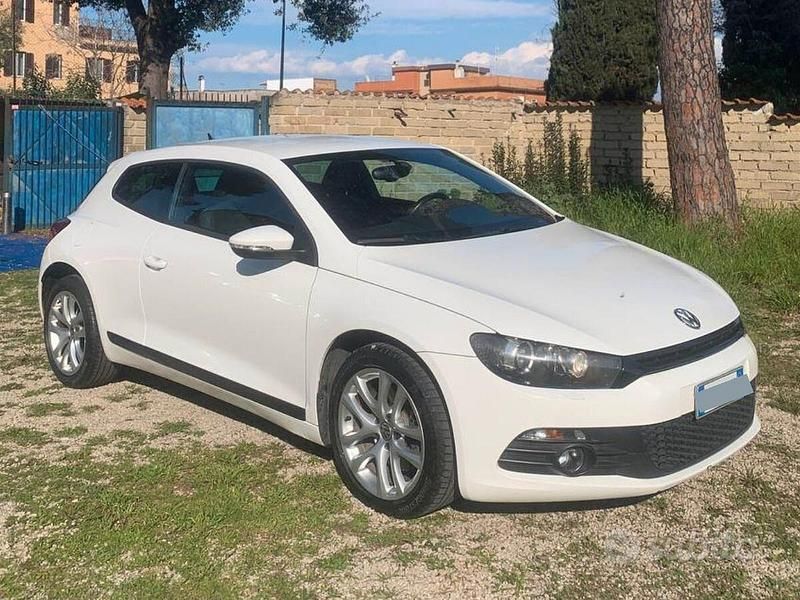 Begagnad VW Scirocco 160 HK (117 kW) 2011 Vit Sportkupé