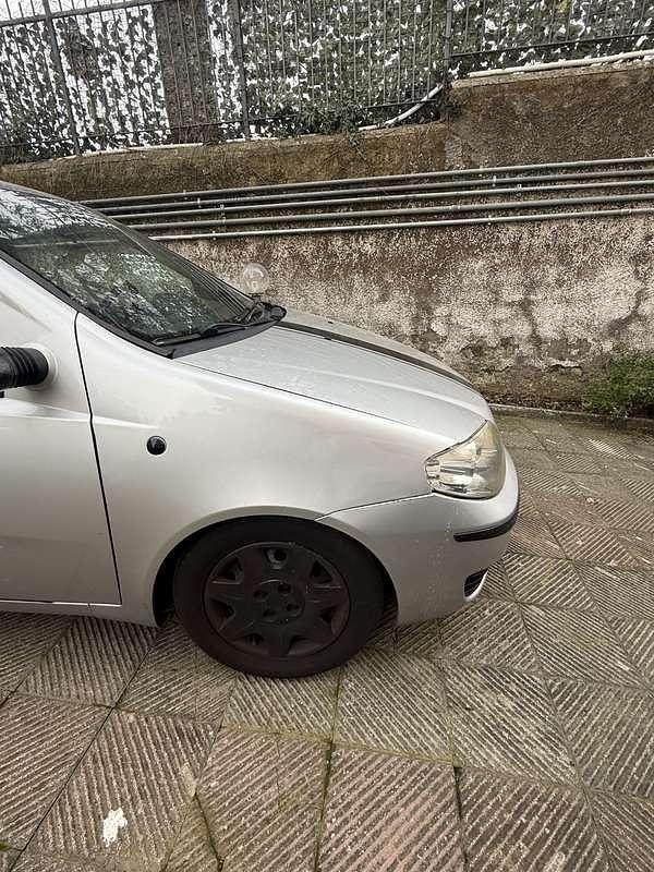 Usata Fiat Punto 69 CV (50 kW) 2006 Berlina