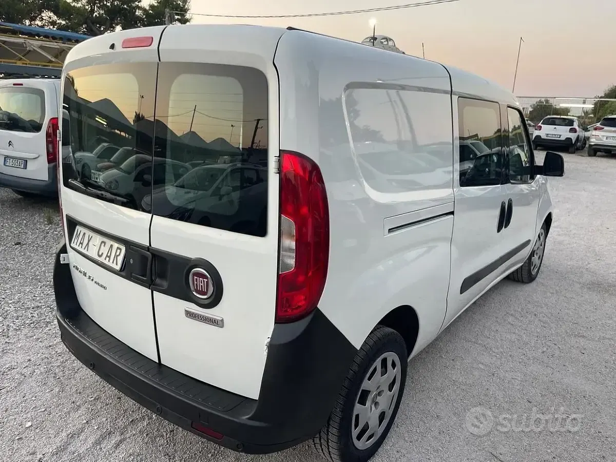 Usata Fiat Doblò 120 CV (88 kW) 2019 Bianco Monovolume