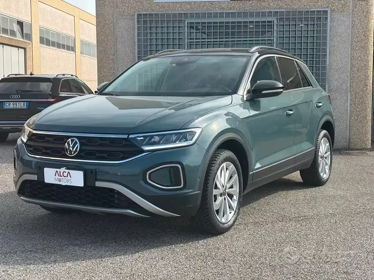 Usata VW T-Roc Edition 116 CV (85 kW) 2024 Grigio SUV