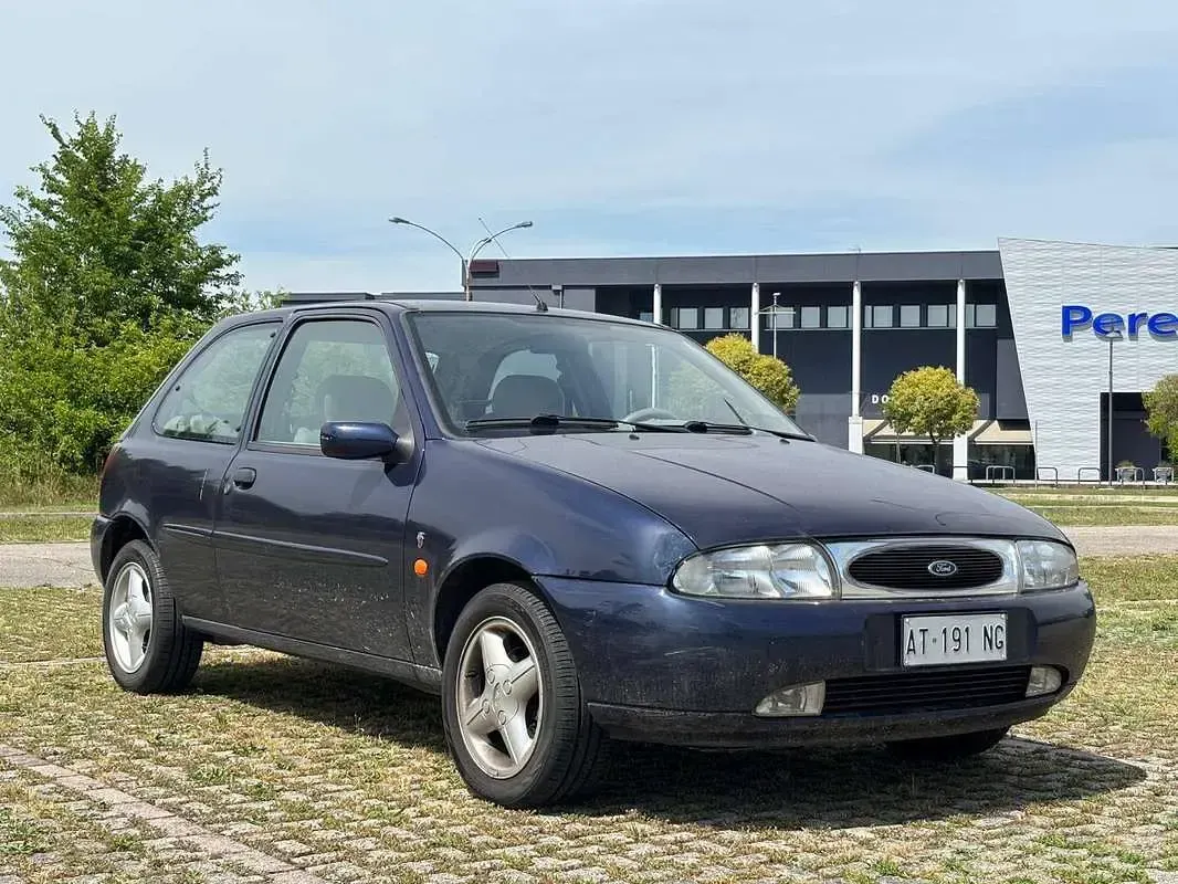 Usata Ford Fiesta Ghia 75 CV (55 kW) 1998 Blu/azzurro Utilitaria