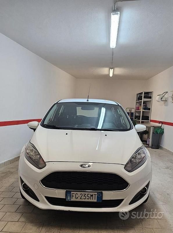 Usata Ford Fiesta 75 CV (55 kW) 2016 Bianco Berlina