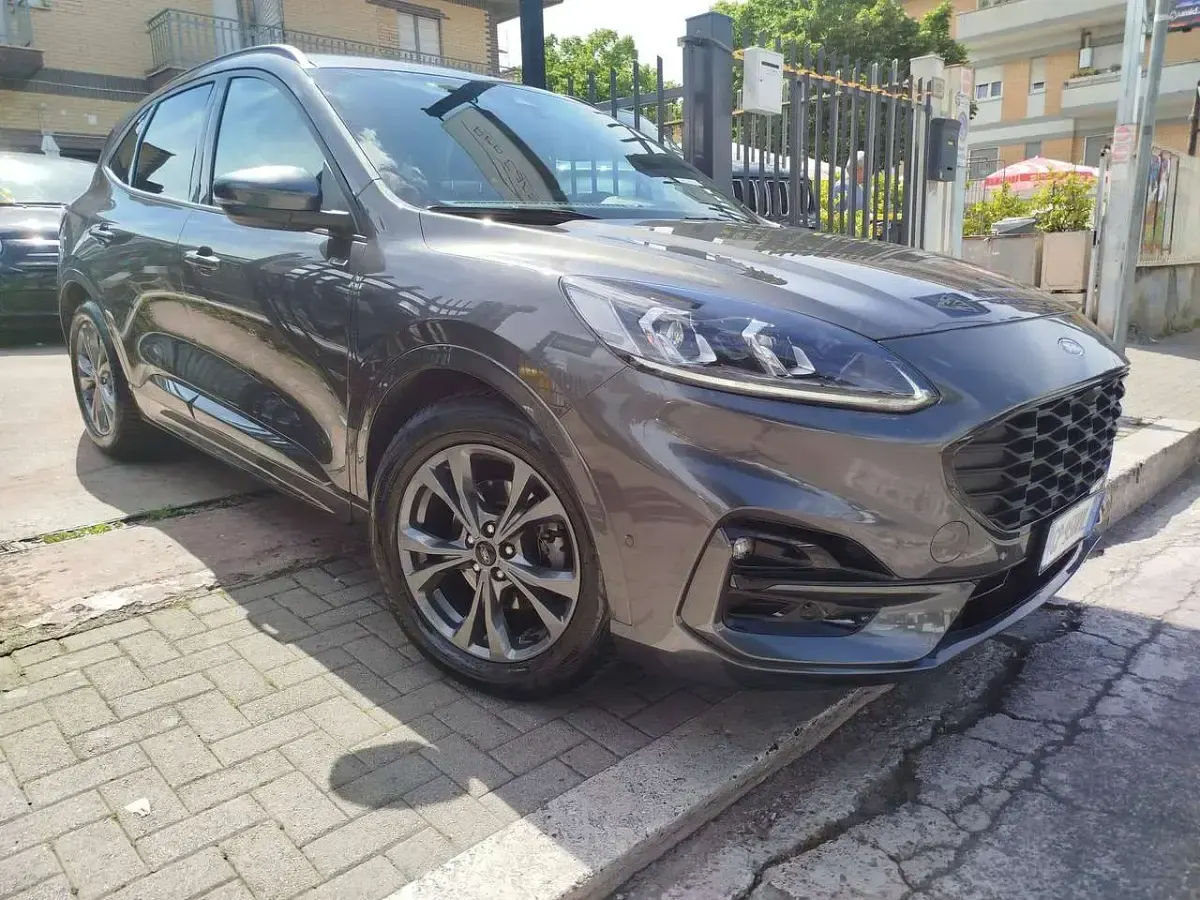 Käytetty Ford Kuga ST-Line 120 HP (88 kW) 2023 Other Katumaasturi