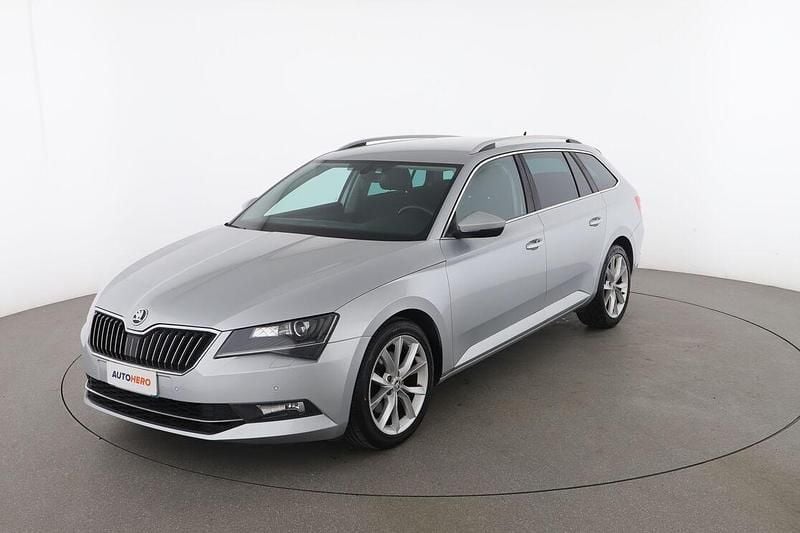 Argento Usata 2017 Skoda Superb Ambition Station wagon | 14.999 € (Ottimo prezzo) - Immagine 1/4