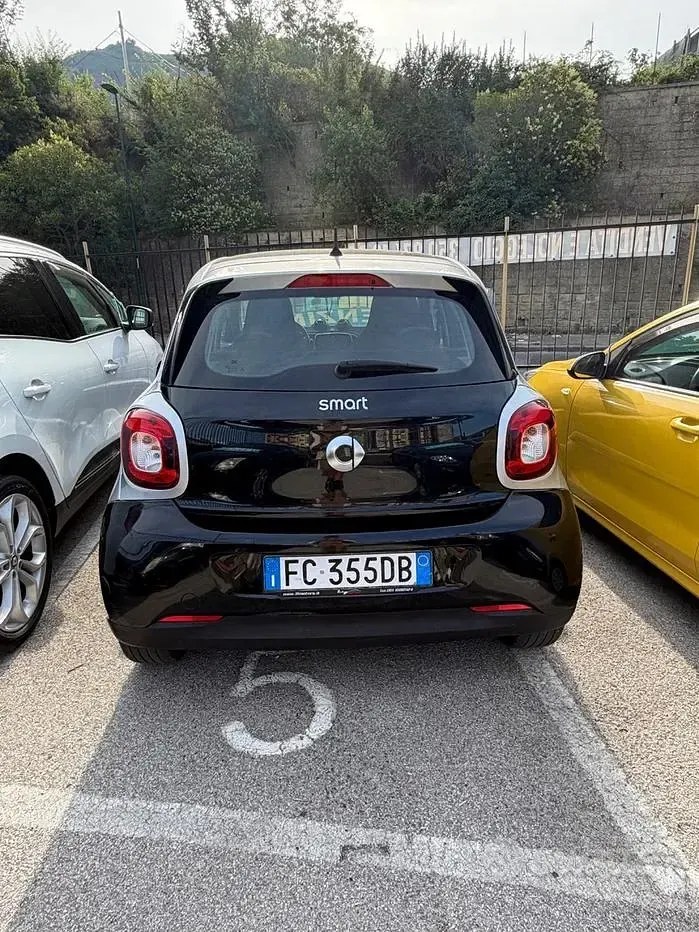 Usata Smart ForFour Passion 71 CV (52 kW) 2016 Nero Utilitaria