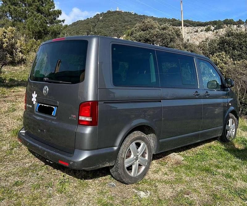 Usata VW Multivan Comfortline 179 CV (131 kW) 2011 Grigio Monovolume