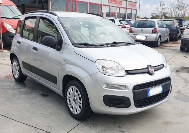 Usata Fiat Panda Lounge 69 CV (50 kW) 2014 Argento Utilitaria