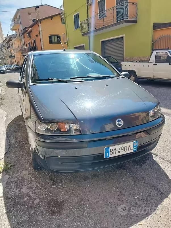 Usata Fiat Punto 60 CV (44 kW) 2000 Utilitaria