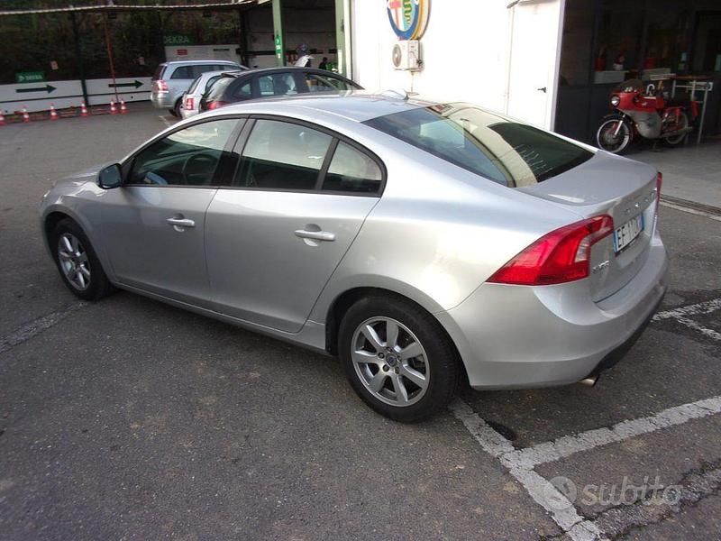 Usata Volvo S60 Summum 202 CV (148 kW) 2010 Grigio Berlina