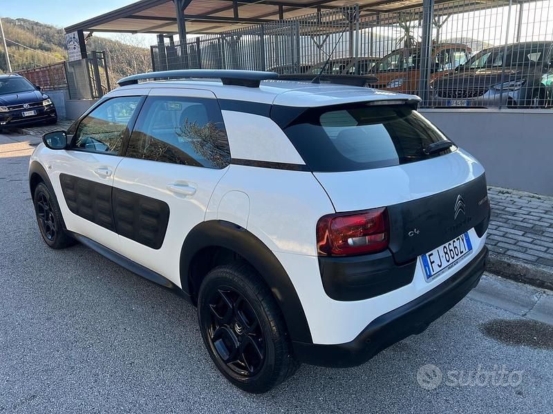 Usata Citroën C4 Cactus PureTech 82 CV (60 kW) 2017 Bianco Utilitaria