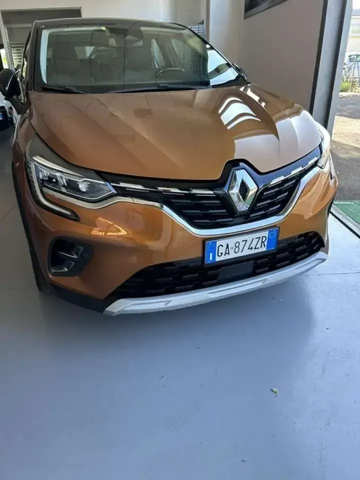 Usata Renault Captur Intens 95 CV (69 kW) 2020 Arancione SUV