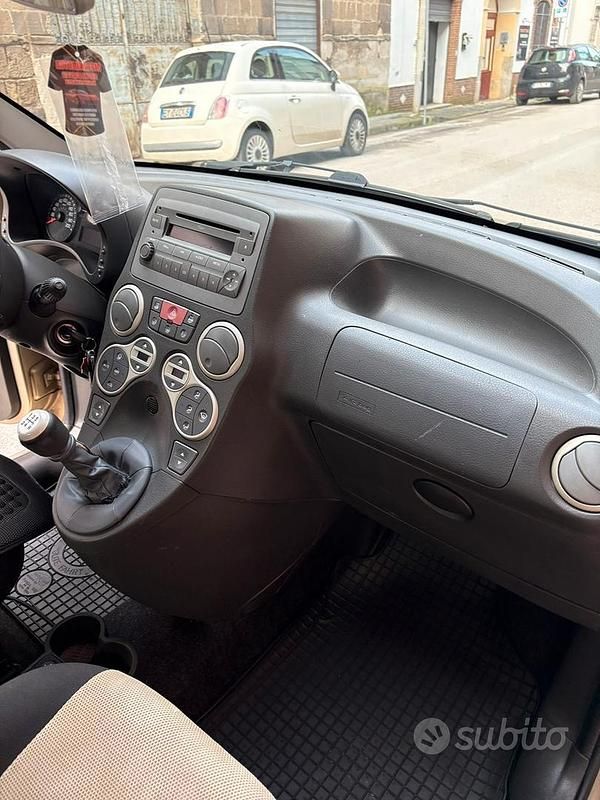 Usata Fiat Panda 4x4 Cross 69 CV (50 kW) 2007 Verde Utilitaria