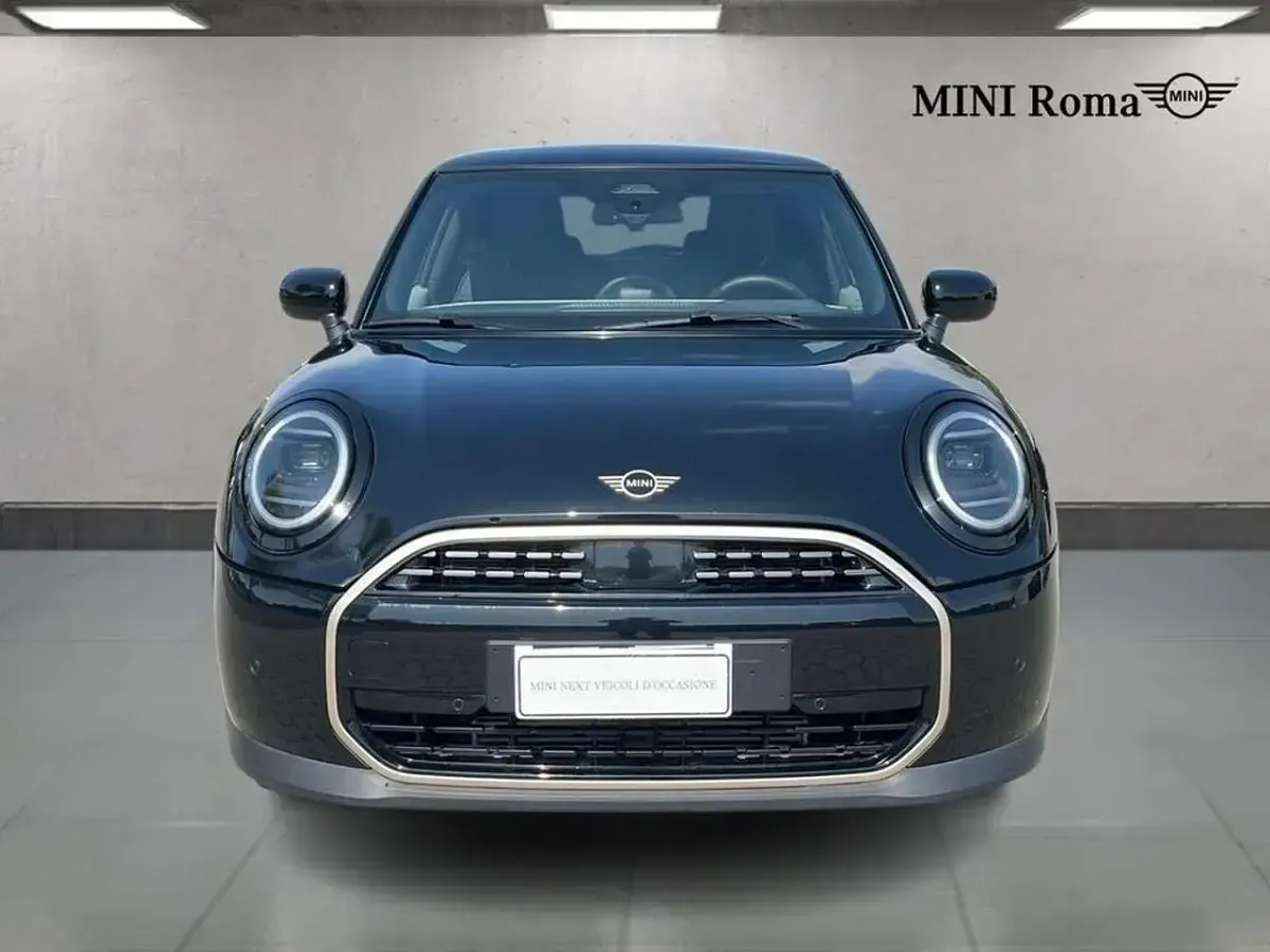 Usata Mini Cooper Favoured 156 CV (114 kW) 2024 Midnight black ii Utilitaria