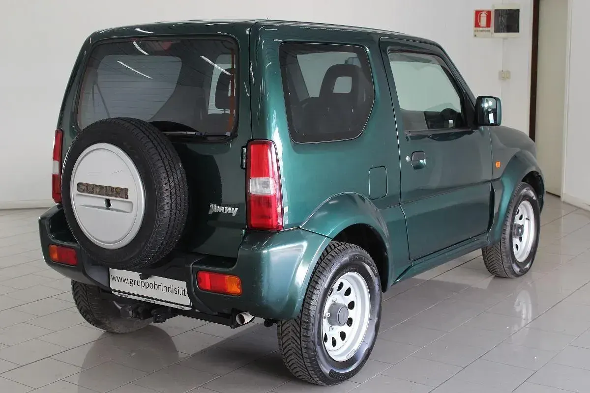 Usata Suzuki Jimny 85 CV (62 kW) 2008 Verde SUV