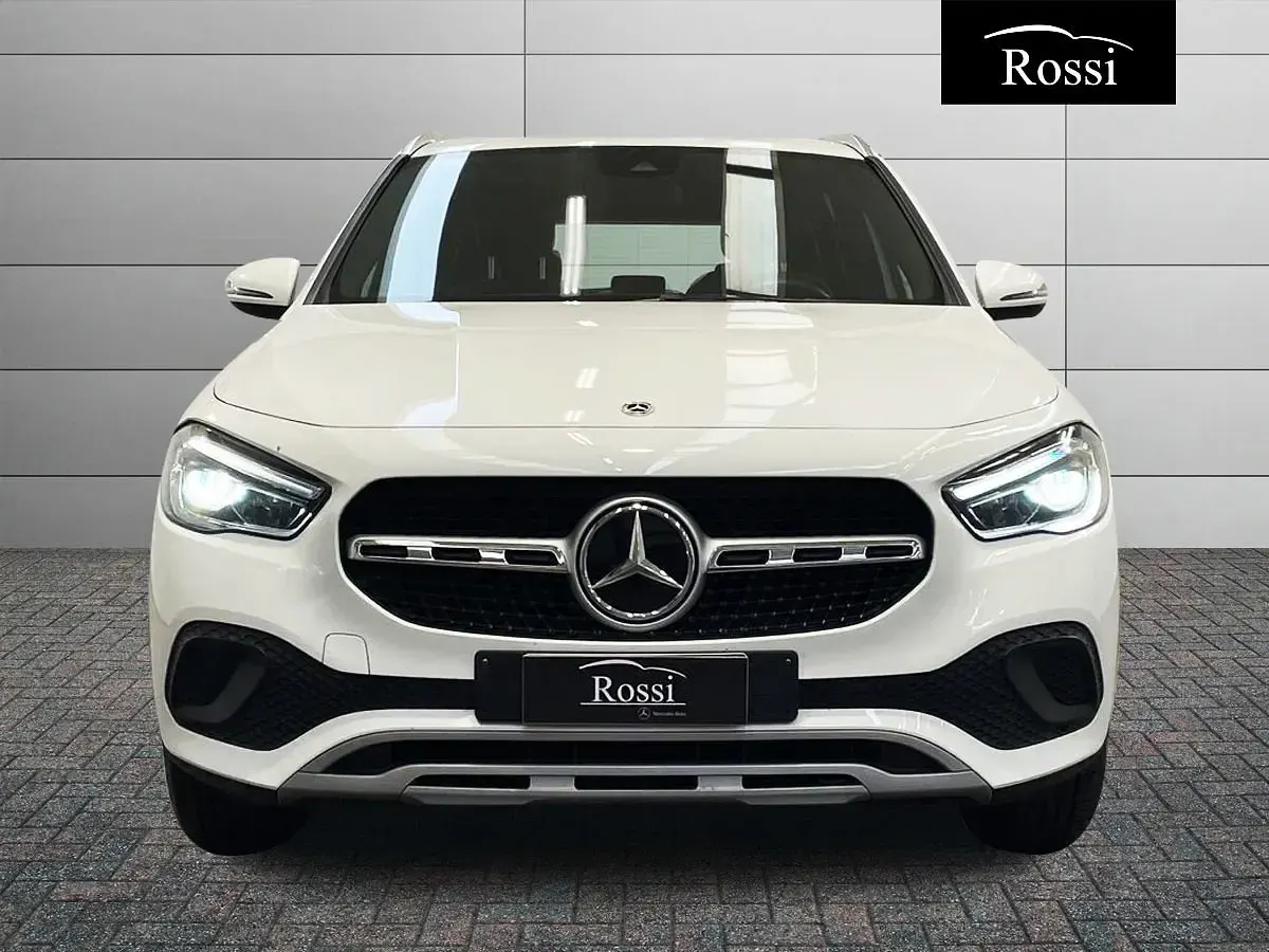 Usata Mercedes GLA180 116 CV (85 kW) 2022 Bianco SUV