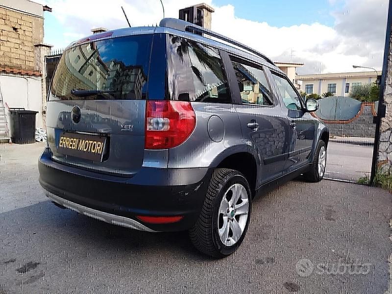 Usata Skoda Yeti GreenLine 105 CV (77 kW) 2012 Grigio SUV