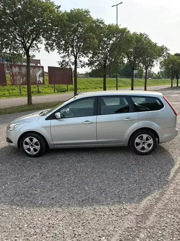 Usata Ford Focus 90 CV (66 kW) 2008 Grigio Station wagon
