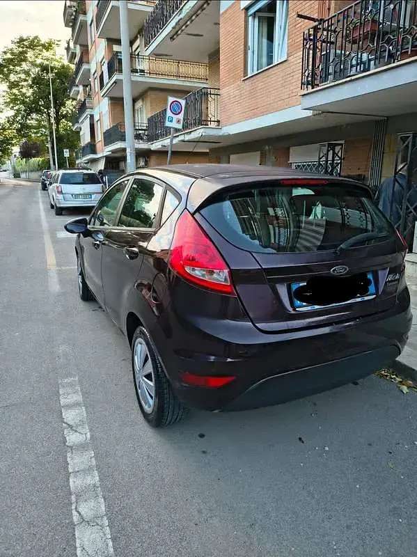Usata Ford Fiesta 95 CV (69 kW) 2010 Berlina