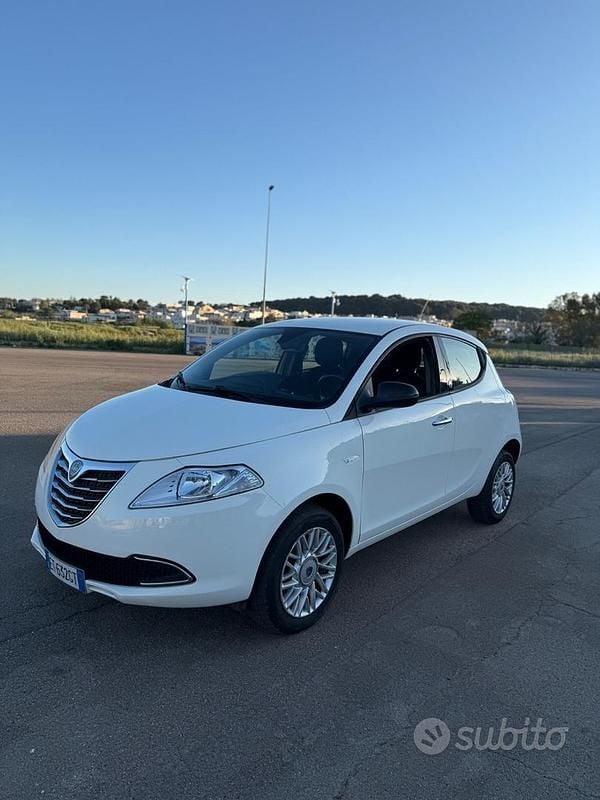 Usata Lancia Ypsilon 85 CV (62 kW) 2014 Utilitaria