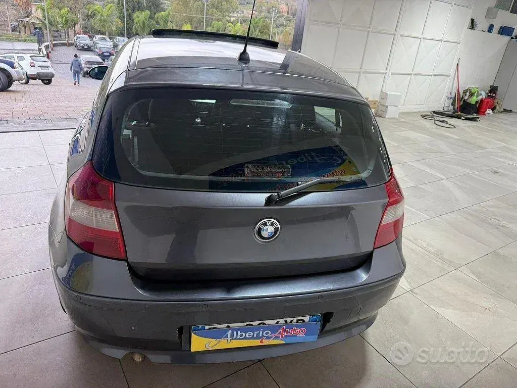 Usata BMW 120 163 CV (119 kW) 2005 Grigio Utilitaria