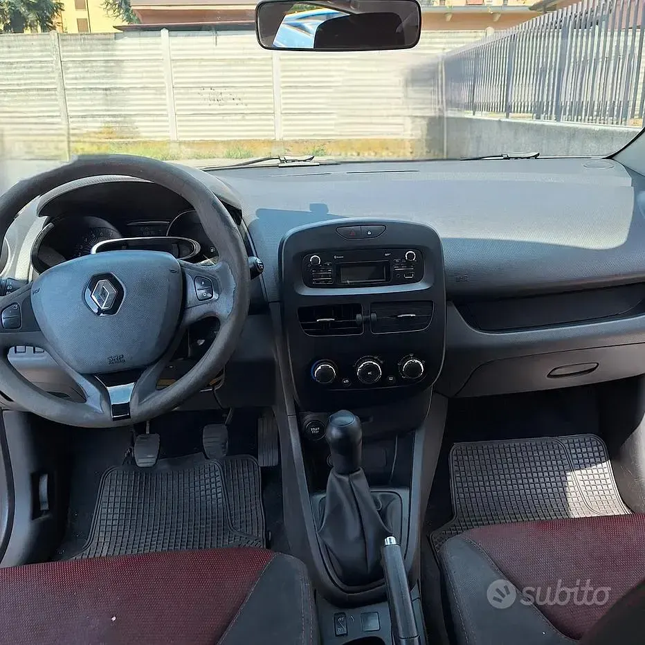 Usata Renault Clio IV Expression 73 CV (53 kW) 2015 Grigio Berlina