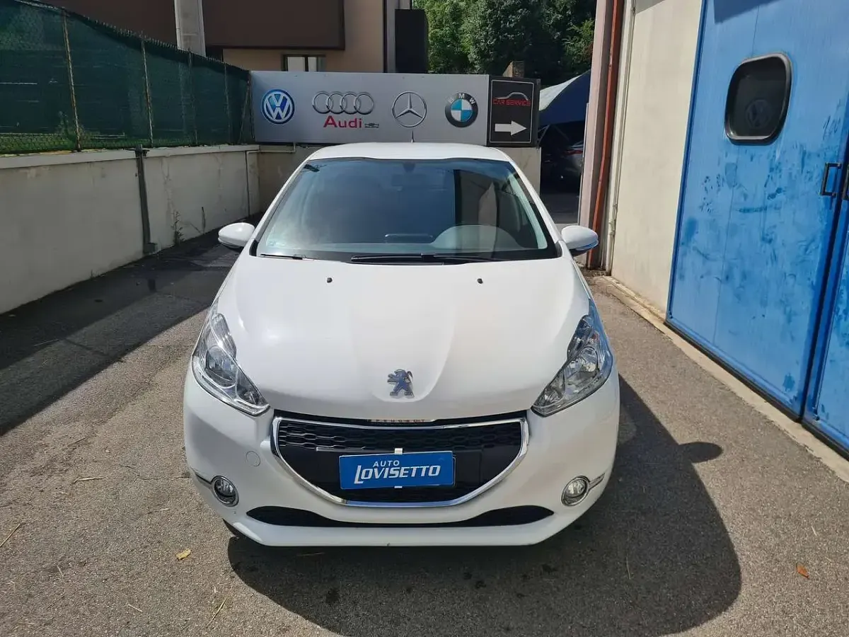 Usata Peugeot 208 Active 82 CV (60 kW) 2013 Bianco banquisa Utilitaria