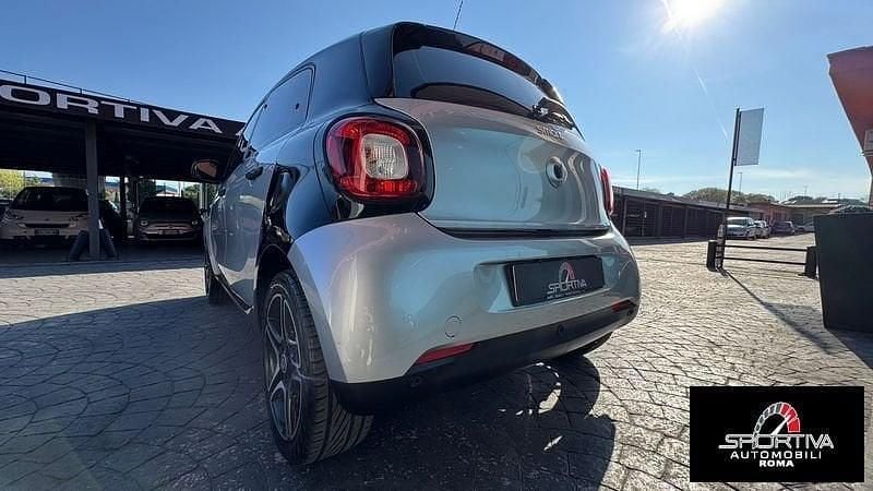 Usata Smart ForFour Passion 90 CV (66 kW) 2015 Argento Utilitaria