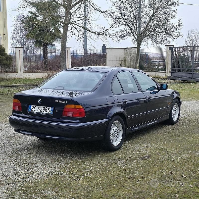 Usata BMW 523 170 CV (125 kW) 1998 Blu Berlina