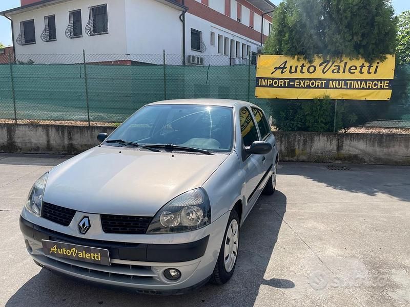 Gebraucht Renault Clio II Expression 58 PS (42 kW) 2003 Grau Kleinwagen