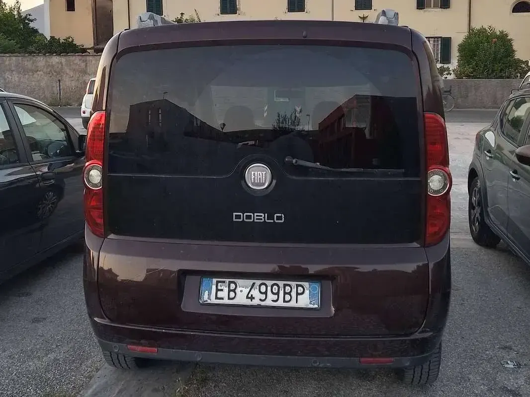 Usata Fiat Doblò Dynamic 135 CV (99 kW) 2010 Marrone Monovolume
